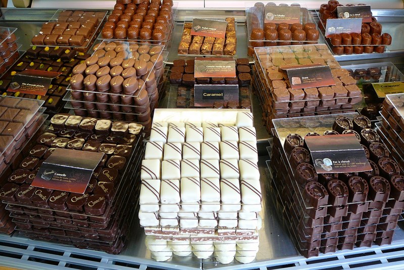 Vitrine chocolats - Pâtisserie Chocolaterie Moulinet - Villers-Bocage